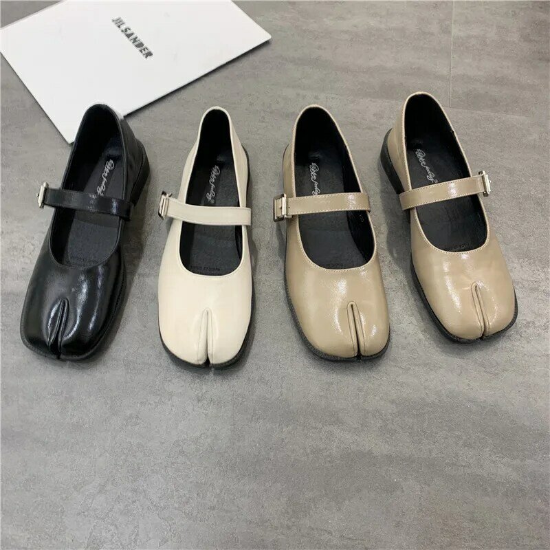 2022 Spring Women Sandals New Split Toe Mary Jane Flats Ladies Pumps Female Retro Vintage Girl Daily Novelty Solid Ninja Shoes