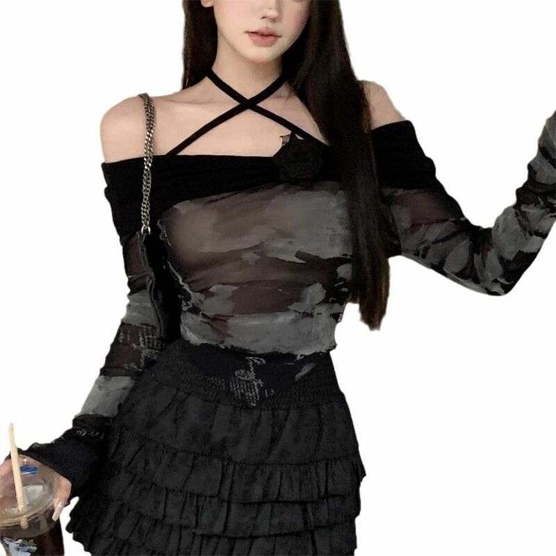 T-shirt a maniche lunghe moda Vintage con stampa floreale nera con spalle scoperte Y2K poliestere Sexy Coquette Crop top donna