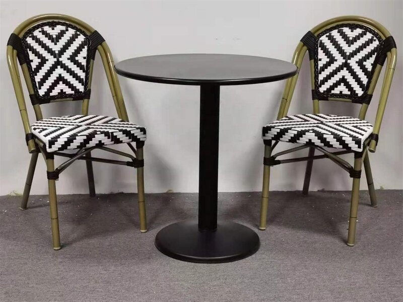 Stolik na zewnątrz na stolik kawowy i zestaw krzeseł stolik kawowy z rattanu