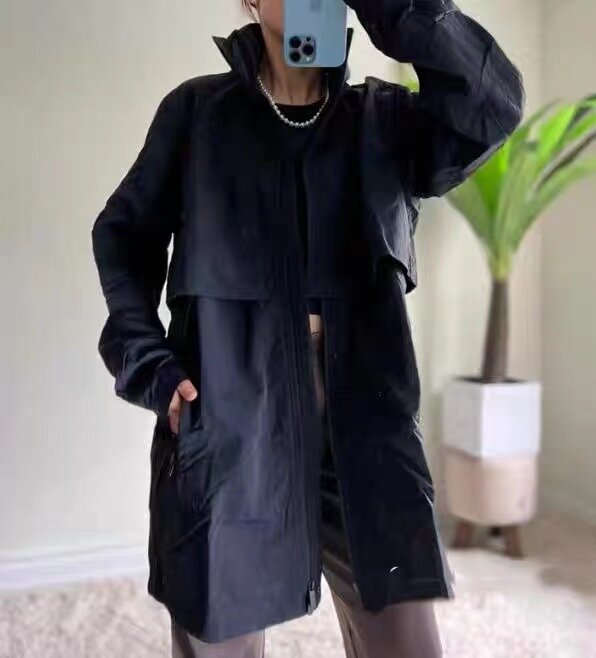 Женское длинное пальто с капюшоном и защитой от ветра