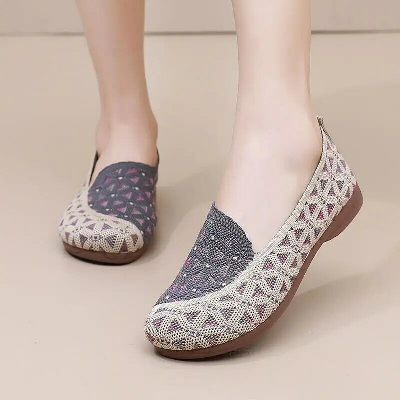 2024 Spring New Cloth Shoes Breathable One Step Elderly Shoes Flat Bottom Shallow Mouth Fashion Mom Single Shoes