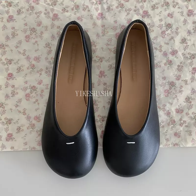 Mary Jane-zapatos planos de cabeza redonda para mujer, zapatillas femeninas de suela suave con falda, boca ligera, novedad de 2024