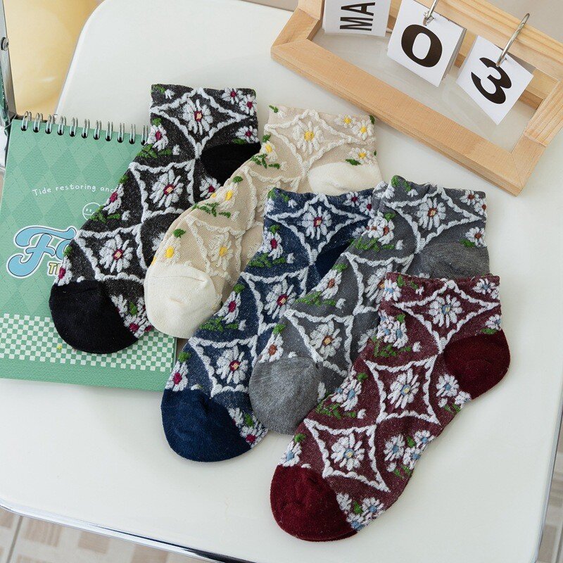 Women's Vintage Embossed Flower Cotton Socks Dark Style Simple Breathable Low Top Harajuku Women's No-show Socks I132
