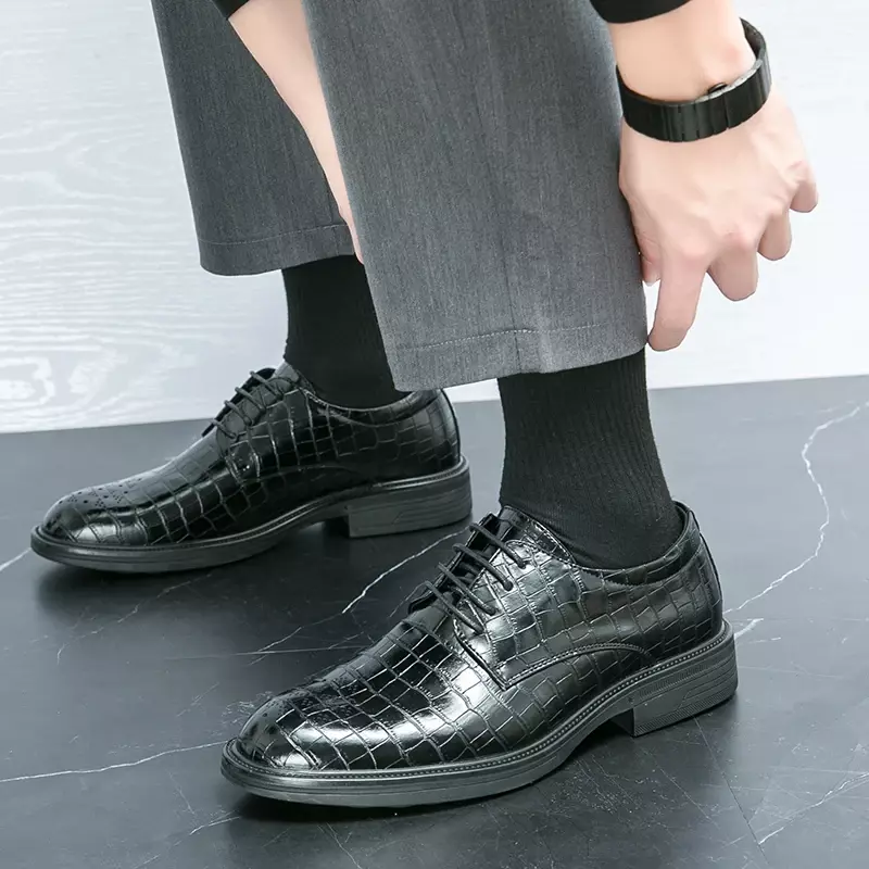 Fashion Men's Shoes 2023 Cross-tied Men Leather Casual Shoes Hot Sale Pointed Toe High Quality Color Matching New Men Dress Shoe