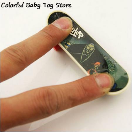 1 stücke niedlichen Mini Finger Skateboard Griffbrett Skate Finger Board Spielzeug Geschenk für Jungen Kinder Kinder Party Gunst