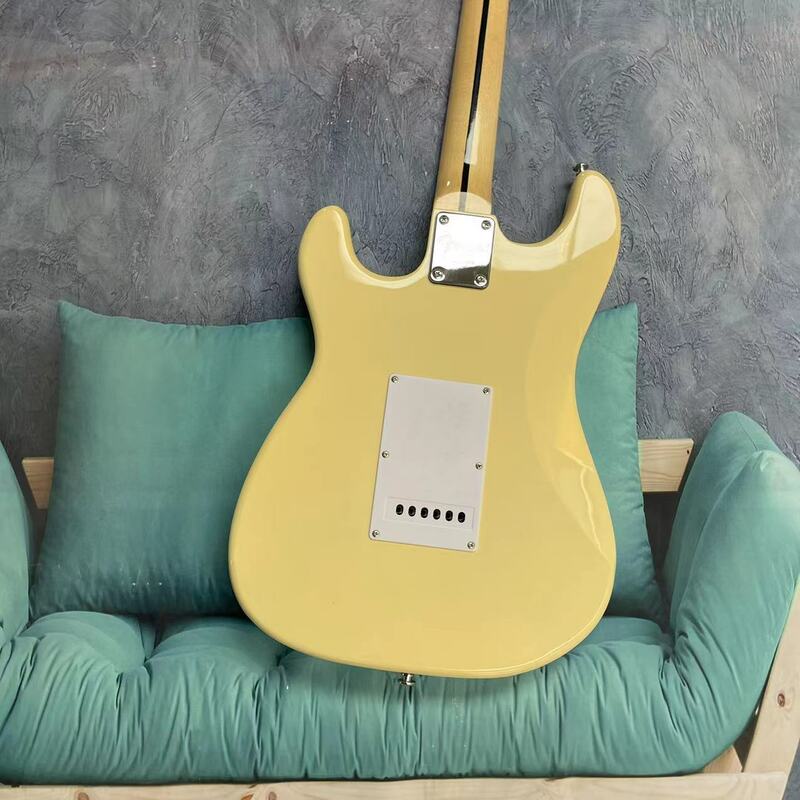 Electric guitar with 6 strings, yellow body, maple groove fingerboard, maple track, real factory pictures, can be shipped with a