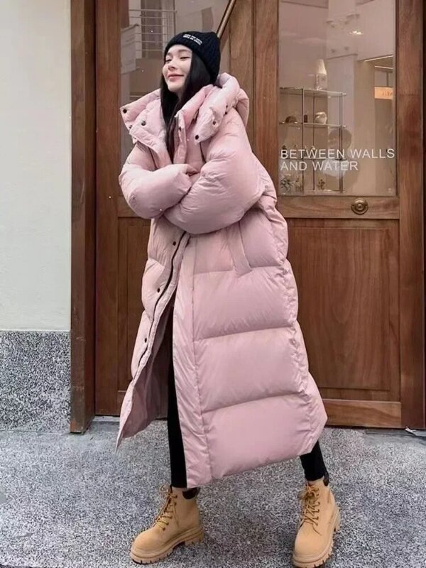 เสื้อโค้ทยาว2023 V & E มีฮู้ดสีชมพูอบอุ่นเสื้อคลุมกันลมหนาเสื้อผ้าลำลองกันหิมะเสื้อแจ็คเก็ตผ้าฝ้ายบุนวมผู้หญิงใหม่