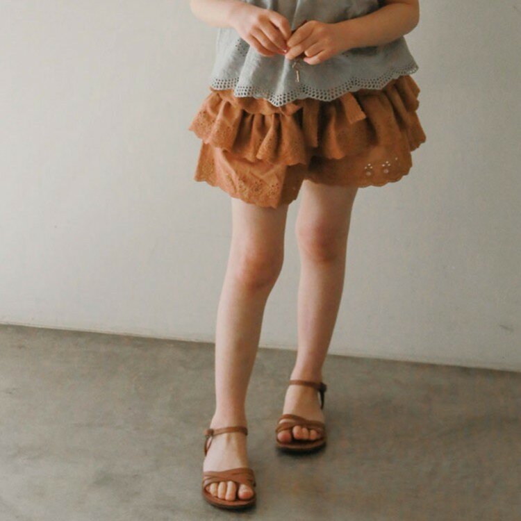 2024 летняя однотонная корейская детская одежда, детская модная многослойная кружевная юбка-брюки с вырезами для девочек