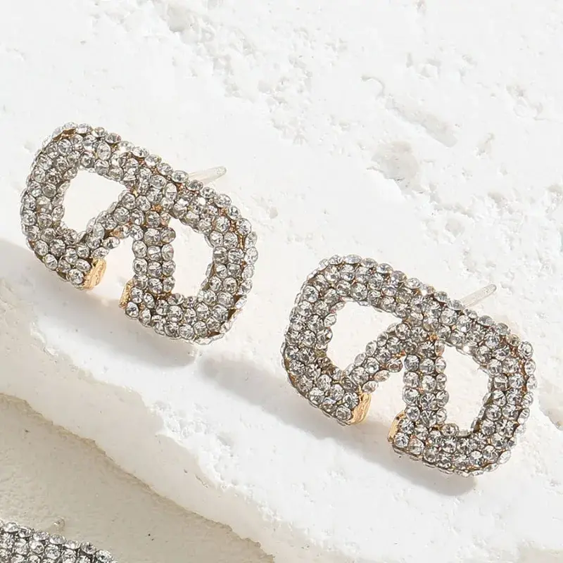 Light Luxury Full Diamond  Letter V Earrings for Female, Stand Alone New Alloy Letter Earrings for Women