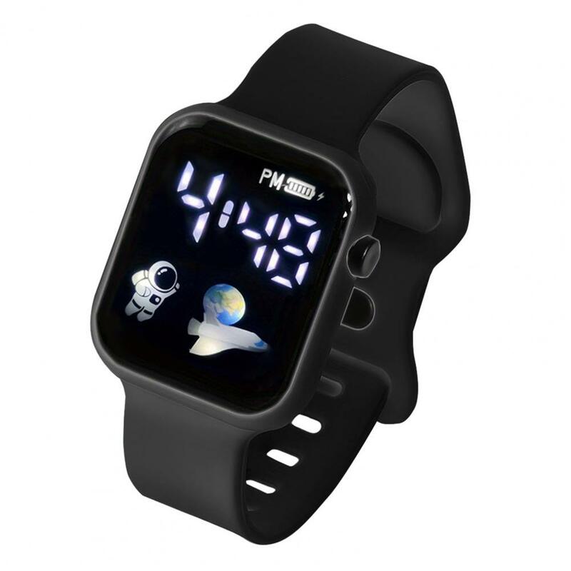 Jam tangan elektronik Led, arloji Digital bergaya Led dengan desain persegi tahan guncangan untuk siswa penggemar olahraga modis