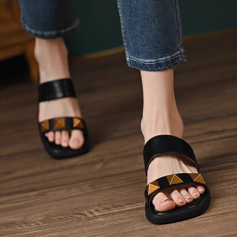 Pantofole antiscivolo nere scarpe da donna 2024 nuovo stile casa sandali con fondo spesso sandali con plateau estivi sandali da donna slip-On