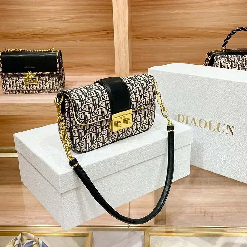 Bolsos cuadrados con letras bordadas para mujer, bolsos de mensajero de hombro de alta calidad, monedero informal, marca de lujo, diseñador famoso