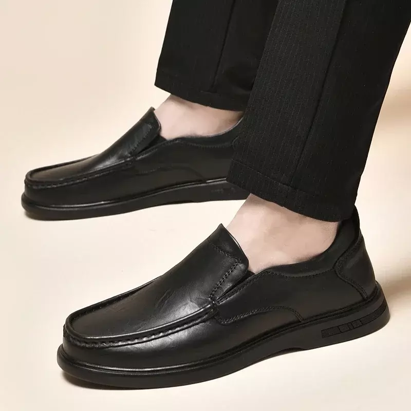2023 Hot Sale Shoes for Men Slip on Leather Casual Shoes Spring and Autumn Round Toe Solid Chunky Heels Concise Business Shoes