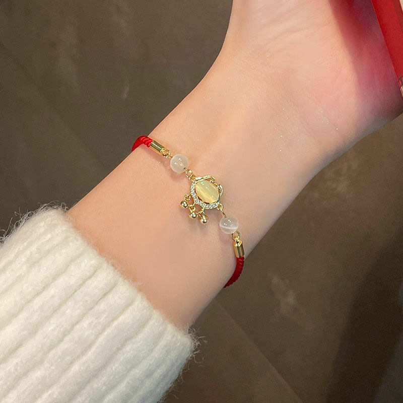 Umq Veiligheidsslot Opaal Pull Armband Rood Touw Geboorte Jaar Agaat Hand Sieraden Licht Luxe Minderheid Voortreffelijk