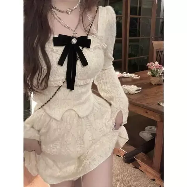 Spring, Summer, Autumn, and Winter New French Velvet and Lace Girl Square Neck Slim Fit Top+A-line Short Skirt Two Piece Set
