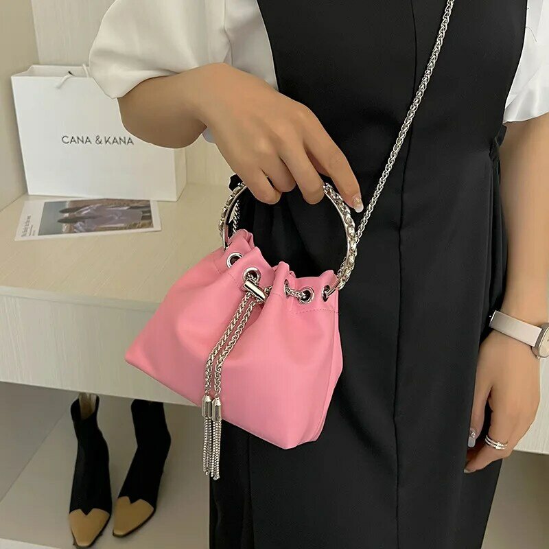 Modne koreańskie mała torebka typu Bucket torebki z drobnym kryształowy inkrustacja uchwytem dla kobiet łańcuszkowa torba na ramię mody różowe białe zielone kopertówki