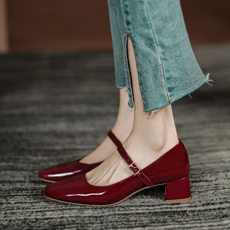 Scarpe da donna in PU tinta unita estate semplice tacco quadrato scarpe da donna 2024 nuove scarpe da donna con fibbia alla moda a punta Zapato