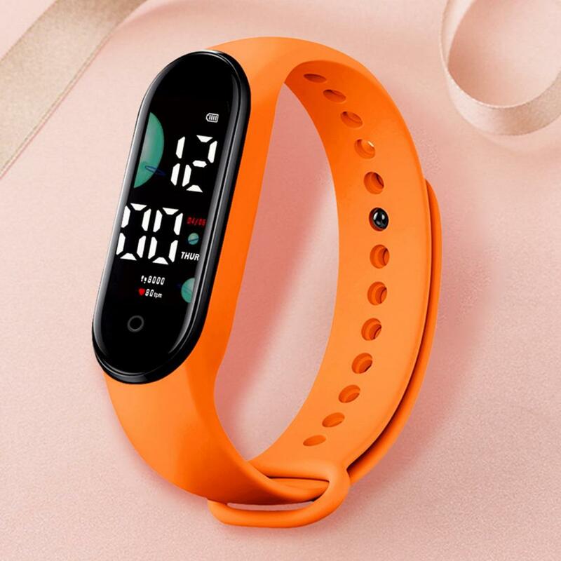 Dzieci oglądają zegarki Fitness sportowy dla dzieci wodoodporne automatyczne zegarki z kodem czasu świecące Led cyfrowe zegarki na rękę z silikonowym paskiem