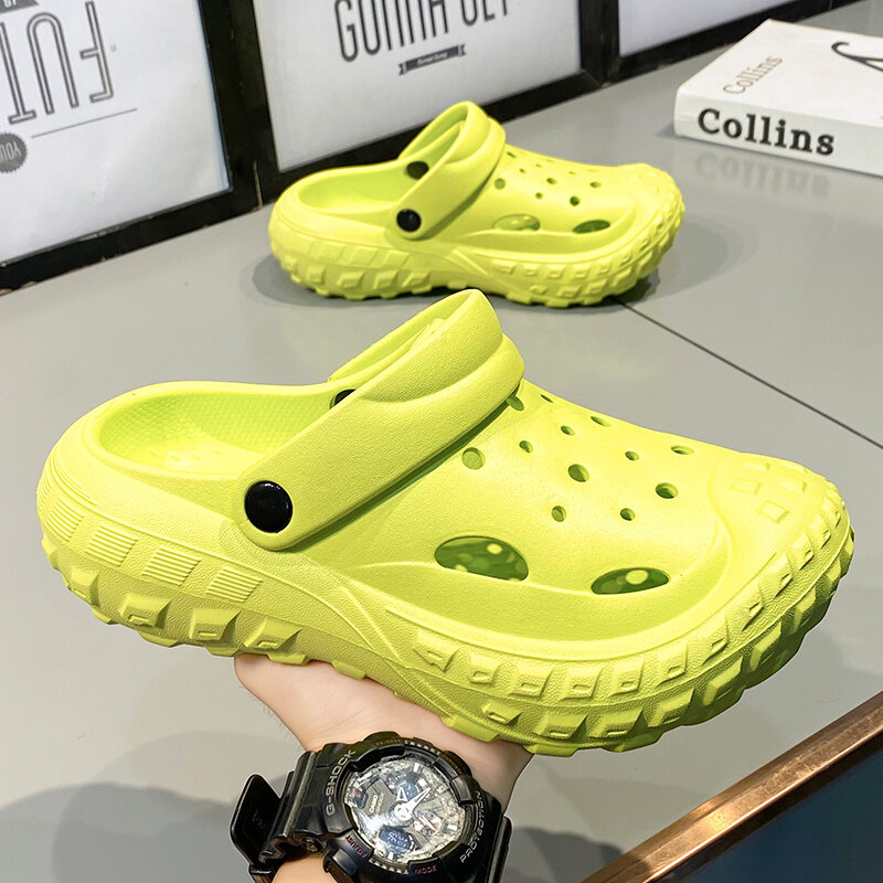 Pantofola estiva da uomo 2024 nuova moda suola spessa zoccoli da giardino sandalo da spiaggia scarpe da casa Indoor Sneaker sandali Casual sportivi neri