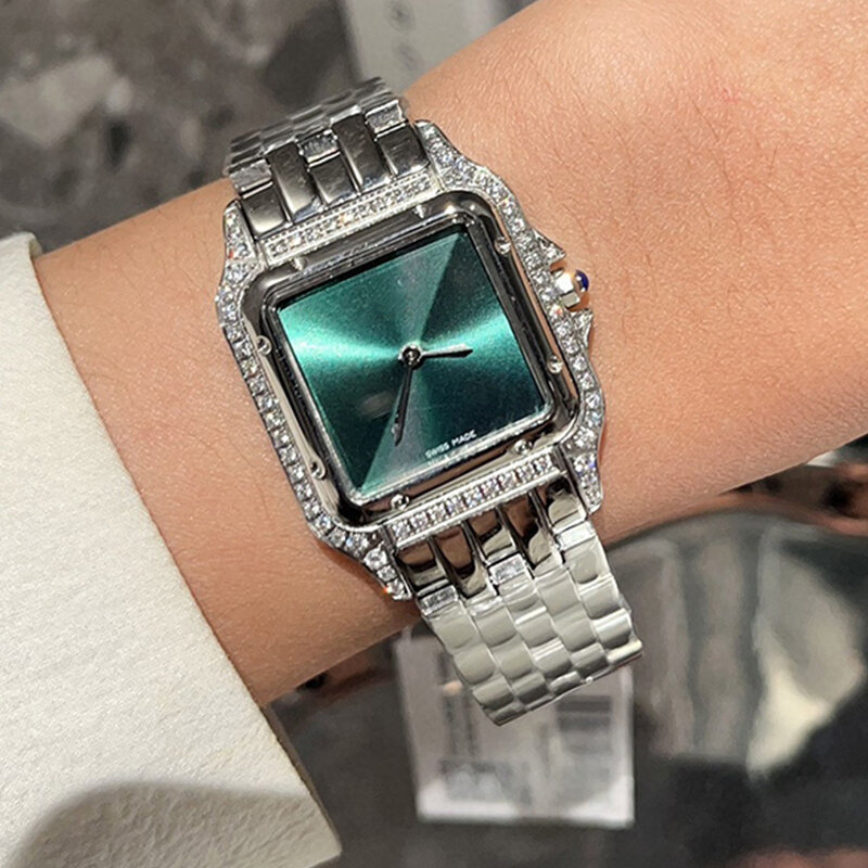 Женские кварцевые часы с инкрустированным бриллиантом стальным корпусом и металлическим ремешком