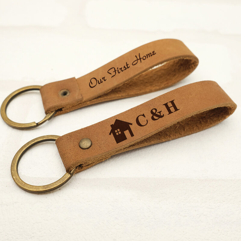 Porte-clés personnalisé en cuir gravé, notre premier cadeau de pendaison de crémaillère, nouvelle maison