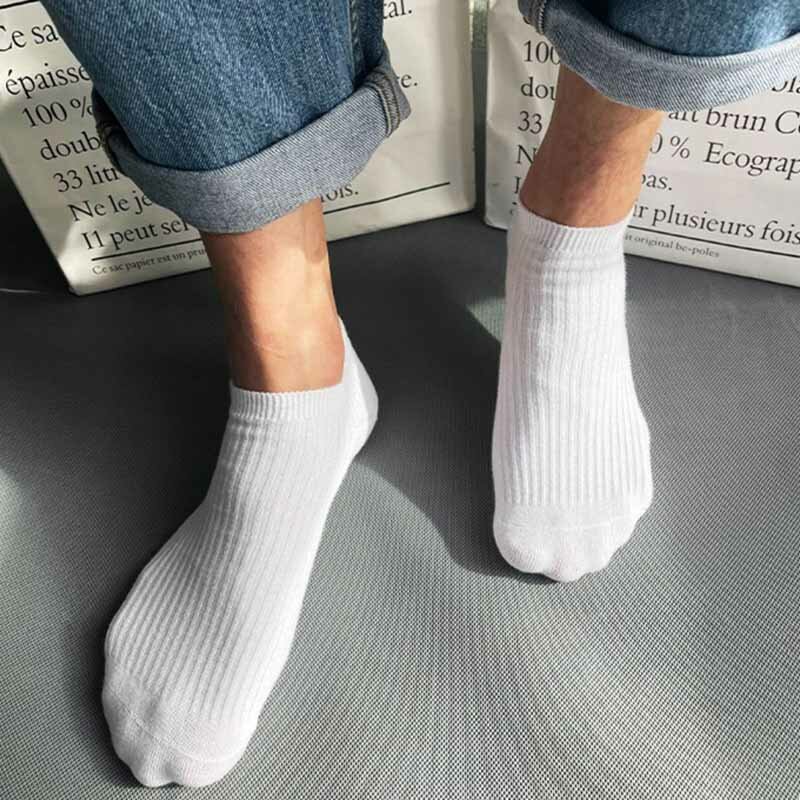 ถุงเท้าผ้าฝ้ายระบายอากาศ10คู่/ล็อตสำหรับผู้ชายถุงเท้าข้อสั้นสีดำสีขาวลายทางถุงเท้าข้อต่ำ