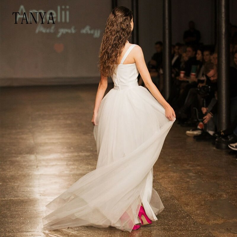 Elegantes Brautkleid mit herzförmigem Ausschnitt und abnehmbarem Tüll zug mit gerader boden langer Satin-Brautkleid schick tswd174