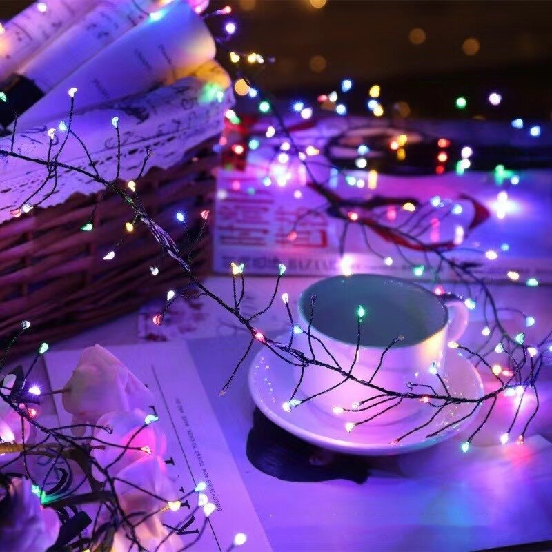 Firecrackersクラスターガーランドの妖精のライト、銅線、リモコンLEDストリングライト、結婚披露宴、クリスマスルームの装飾