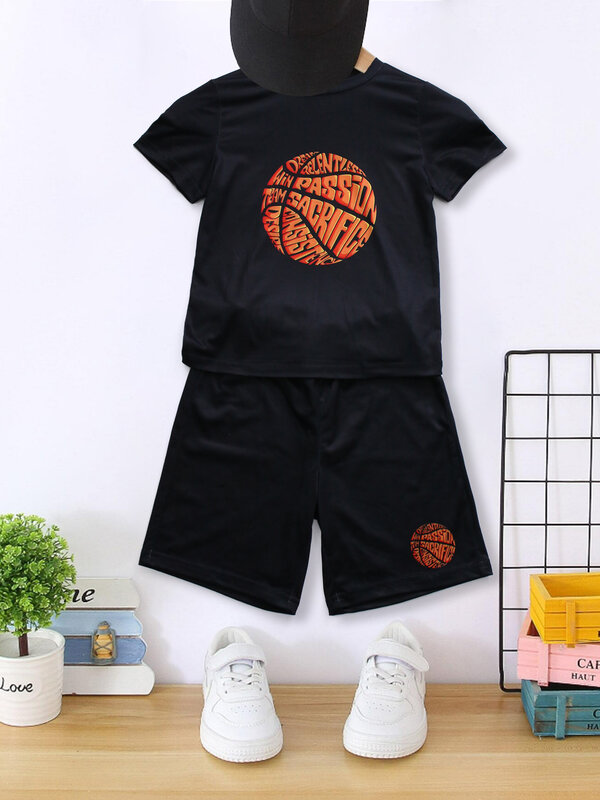 남아용 2 피스 파자마 세트, 만화 농구 프린트, 크루넥 반팔 티셔츠 및 매칭 반바지, 편안한 라운지웨어