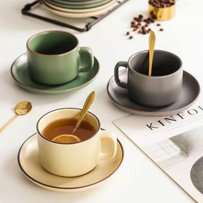 Einfarbige nordische Keramik Tee tasse Untertasse Geschenkset moderne Porzellan Espresso Milch Kaffeetasse mit Löffel Büro Home Tisch Getränk