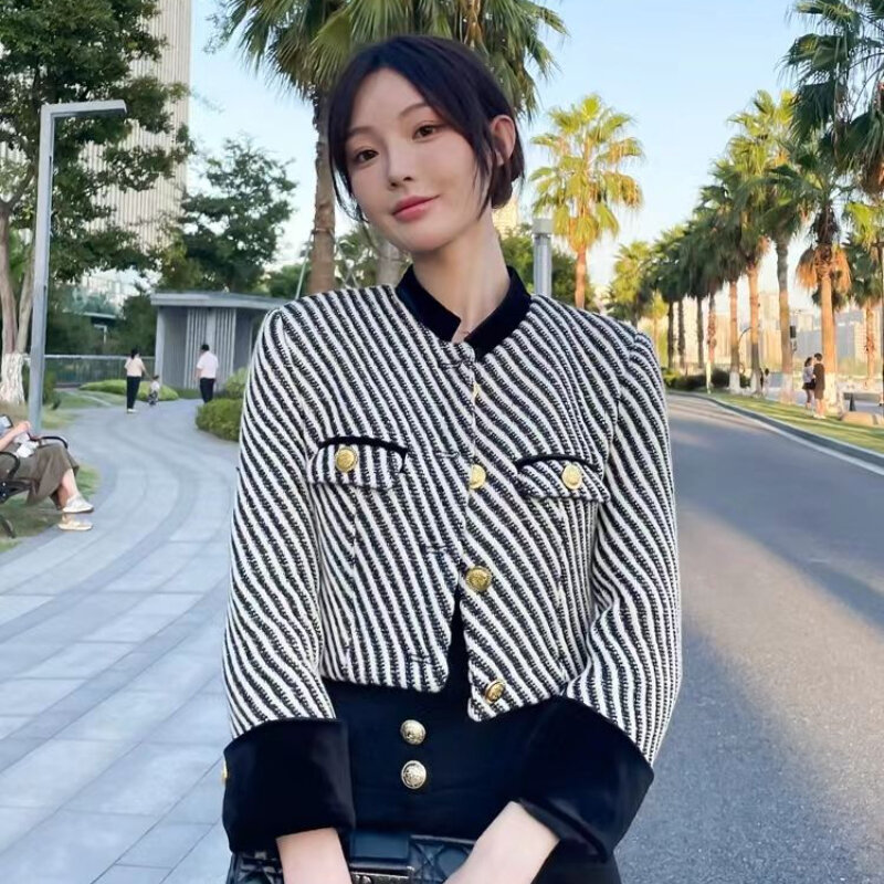 Jaket potong estetika wanita bergaris trendi tombol desain gaya Perancis Mujer High Street pakaian kantor elegan musim semi