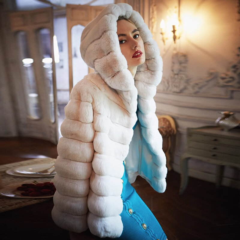 Mantel bulu Chinchilla musim dingin wanita mantel bulu kelinci Rex asli dengan tudung mantel pendek wanita kualitas tinggi
