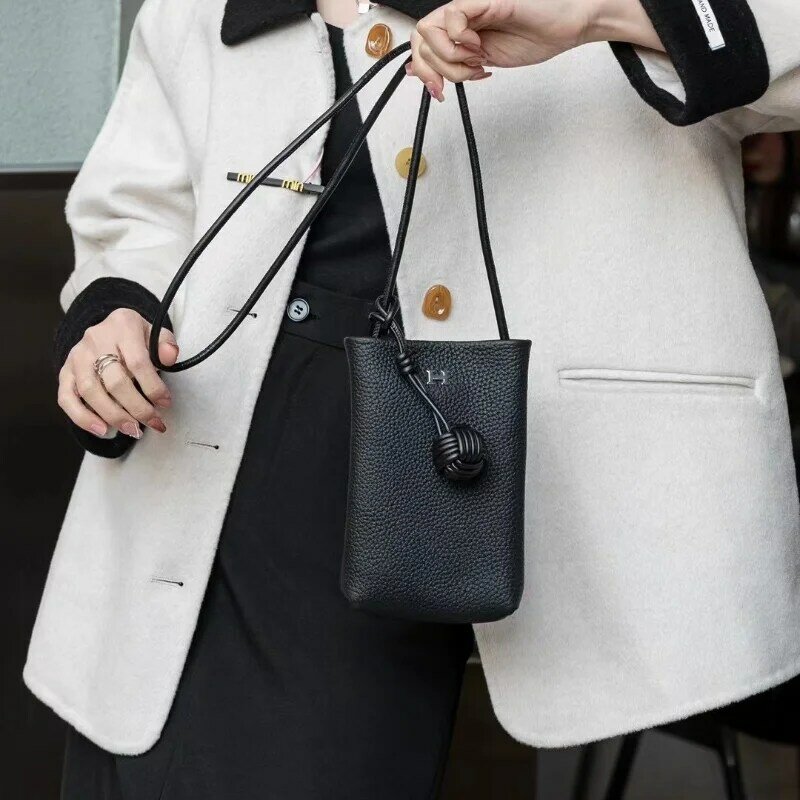 Фотосумка для женщин в 2024 году, новая маленькая сумка с верхним слоем из воловьей кожи, вертикальная сумка через плечо, Повседневная сумка для хранения мобильного телефона