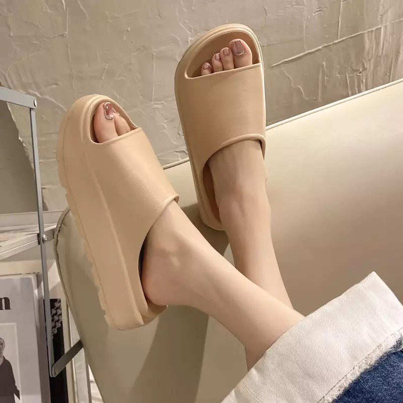 Pantofole in EVA con piattaforma per aumentare l'altezza della punta aperta da donna estate nuovi sandali Casual piatti per le donne scarpe da donna all'aperto