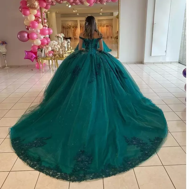 Urocza szmaragdowa zielona suknia balowa z odkrytymi ramionami Quinceanera sukienki 15-letnia brokatowa aplikacja na przyjęcie urodzinowe księżniczki