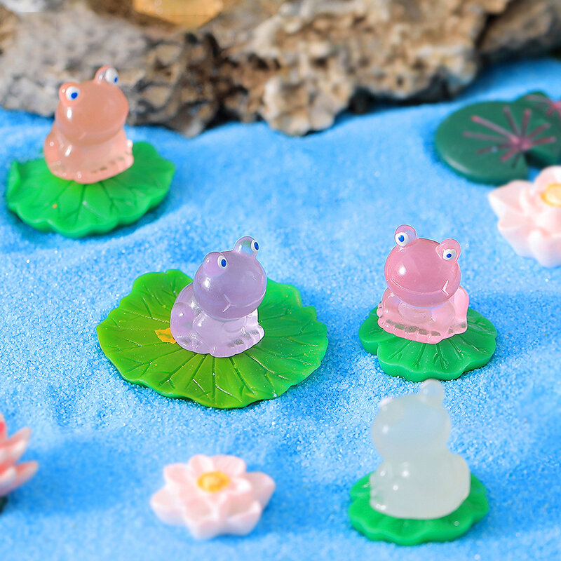 1Pc Mini Fluorescente Little Frog Ornamento Miniatura Figuras Minúsculas Sapo Resina Artesanato Micro Dollhouse Decoração
