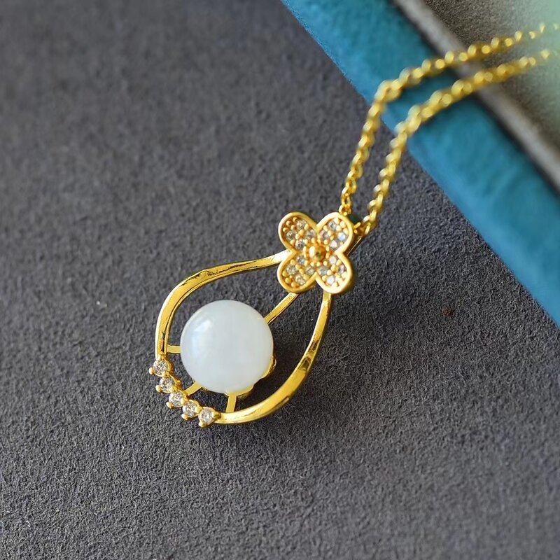 Natural Hetian White Jade Pendant Luxury Womens Necklace Pendants Charms Jewellery Gifts Stylish Girl Gemstone Jewelry
