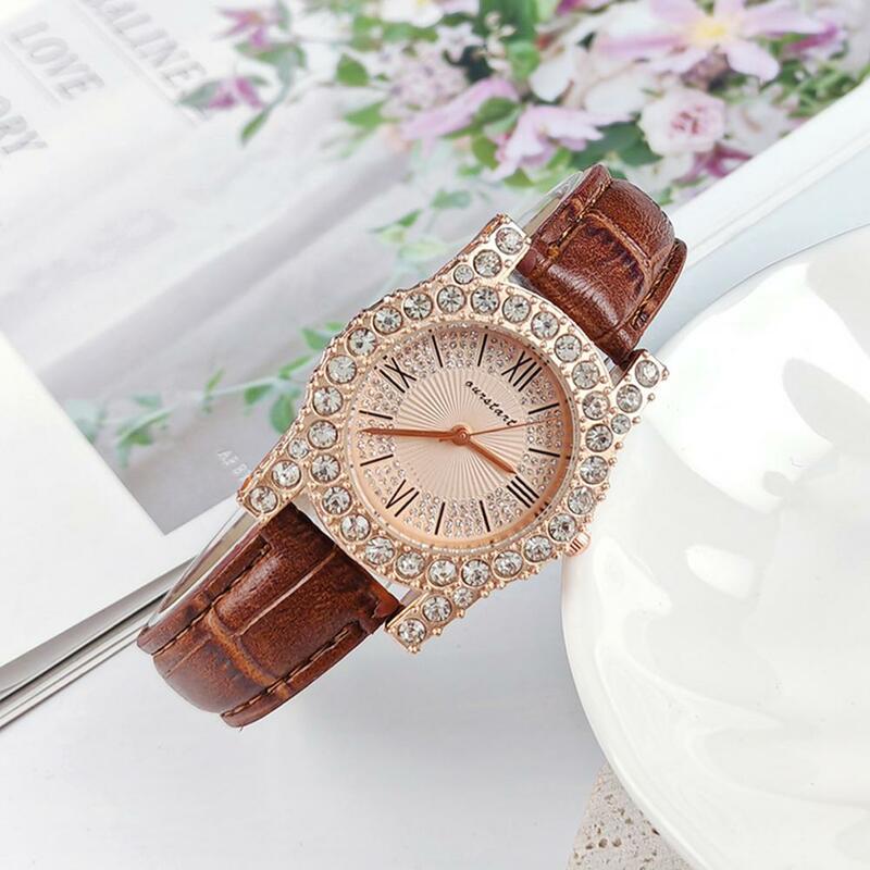 女性用時計ラインストーンスタイル腕時計、エレガントなクォーツ時計、調整可能なダイヤル、フェイクレザーストラップ、ビジネス用ハイ
