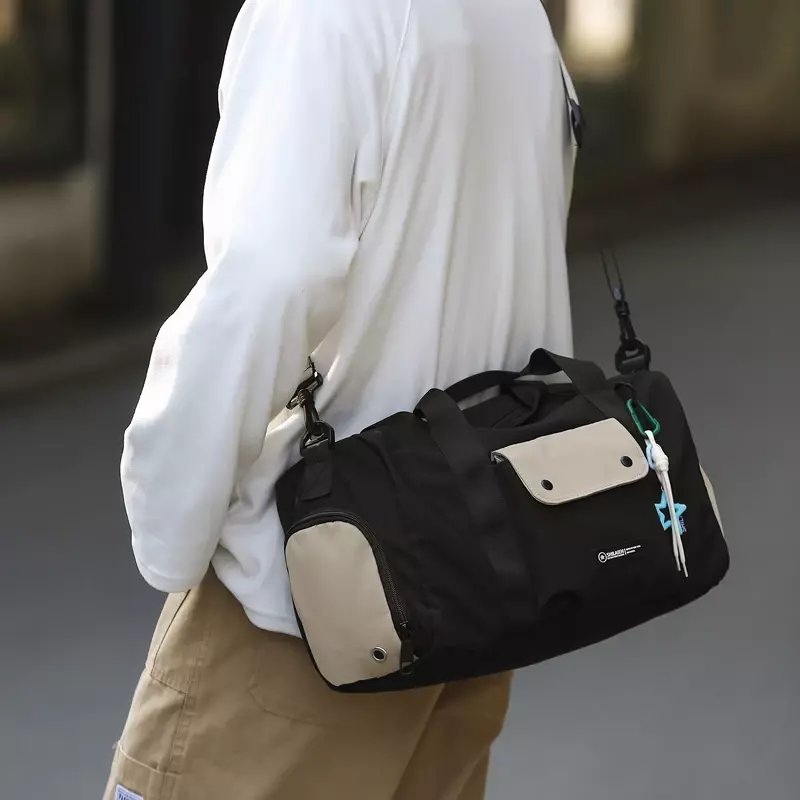 2024 neue Reisetasche modische und minimalist ische Umhängetasche mit Kontrast farbe neue trend ige Umhängetasche für Reise paare