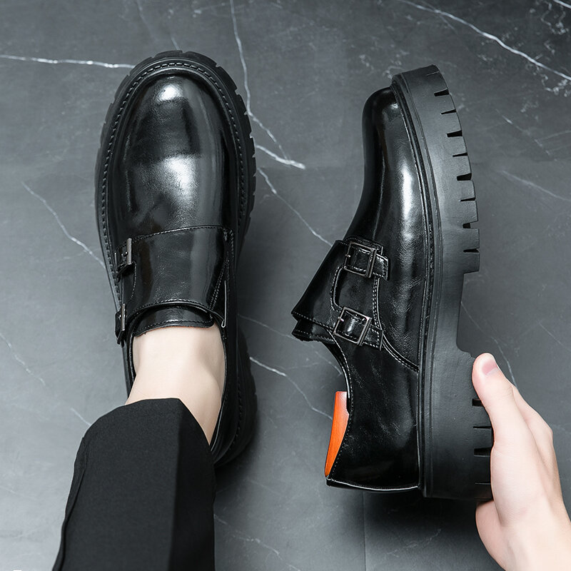 Sepatu pantofel kulit kasual pria, sneaker pantofel bisnis kantor Oxford modis formal merek mewah untuk lelaki