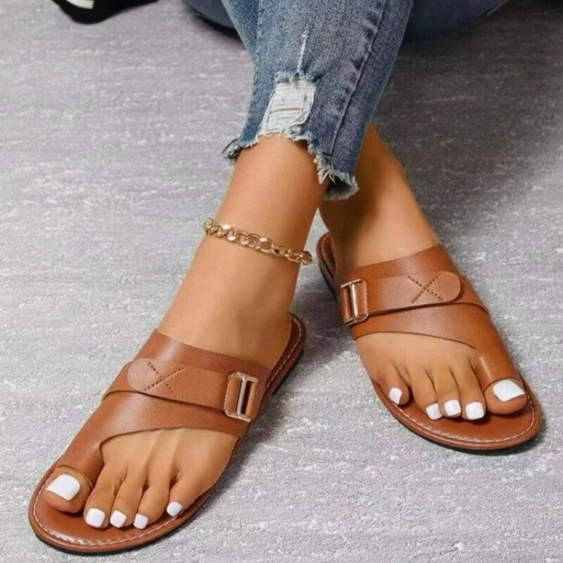 Sommer neuen Stil römische Schnalle Damen Sandalen im Freien bequeme flache Schuhe Urlaub Strand Flipflops einfarbige Damen Hausschuhe