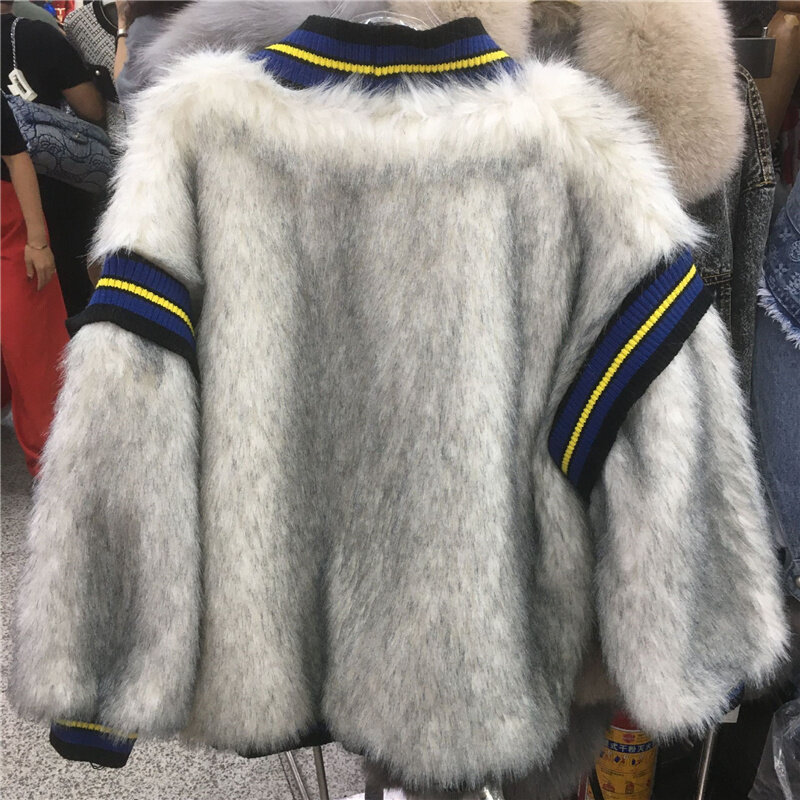 Mantel Bulu Imitasi Rajutan Kain Perca 2023 Chic Mode Baru Musim Dingin Jaket Bulu Palsu Wajah Ganda Kasual Hangat Lengan Panjang untuk Wanita