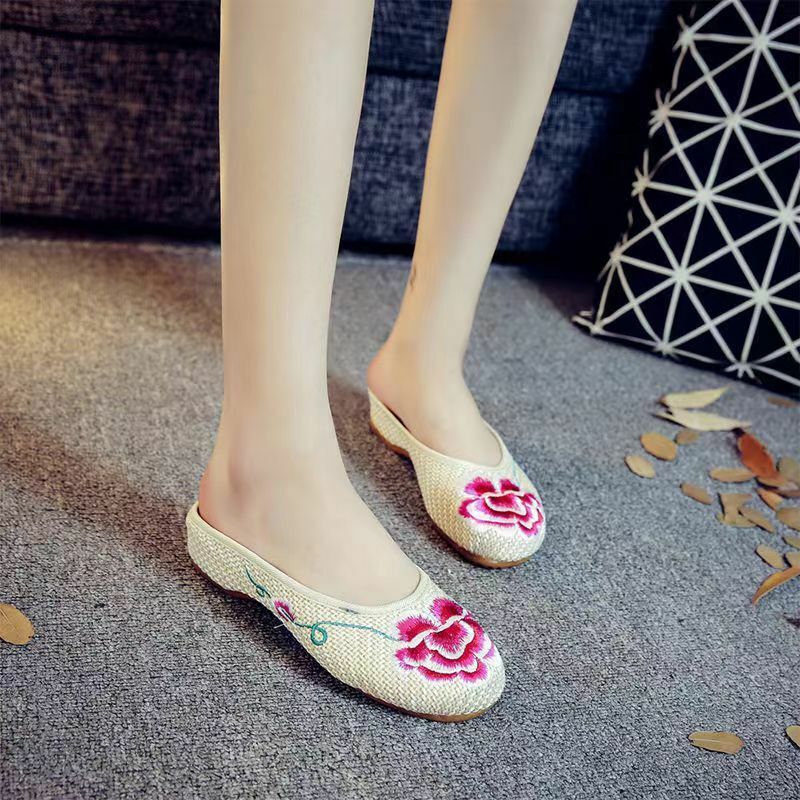 Leisure Women Slippers Old Beijing Fashion Woman Slippers Baotou Low Gang Ethnic Style Ladies Slippers