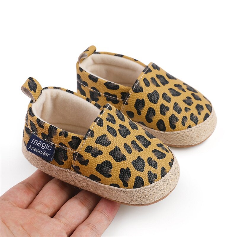 Sepatu bayi perempuan, sepatu anak perempuan motif macan tutul, sepatu flat kasual untuk bayi baru lahir balita