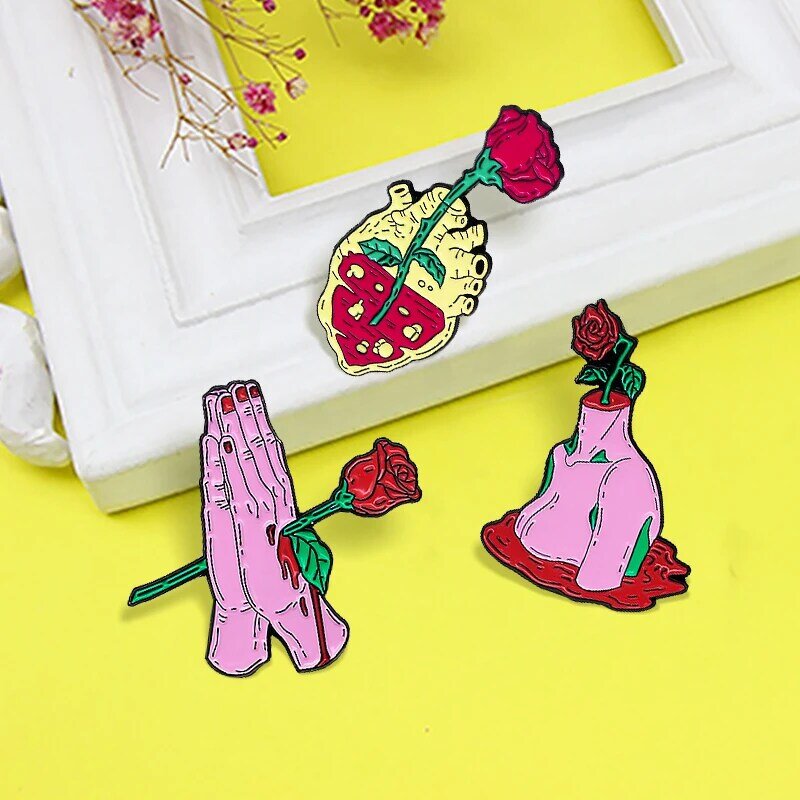 Rose Body Art Enamel Pins Rose Pierced Hands Heart Brooches Decompose Human Corpse Rose Badge Lapel For Women Punk Jewelry Gift