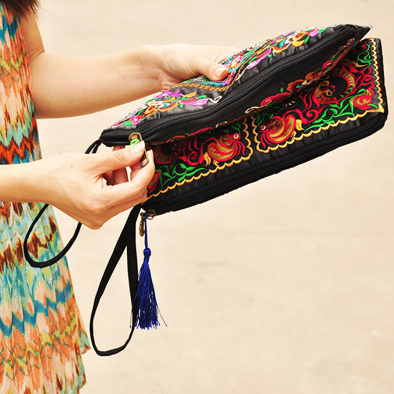 Портативные женские сумки с вышивкой, этнические сумки с бабочками и цветами для женщин, клатч с кисточкой, Маленькая вечерняя сумка с клапаном, новинка 2024