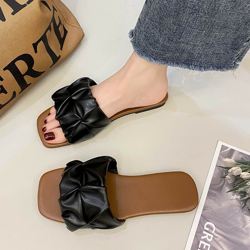 Zapatillas de diseño plisado para mujer, Sandalias planas para exteriores, chanclas informales para playa, 2024