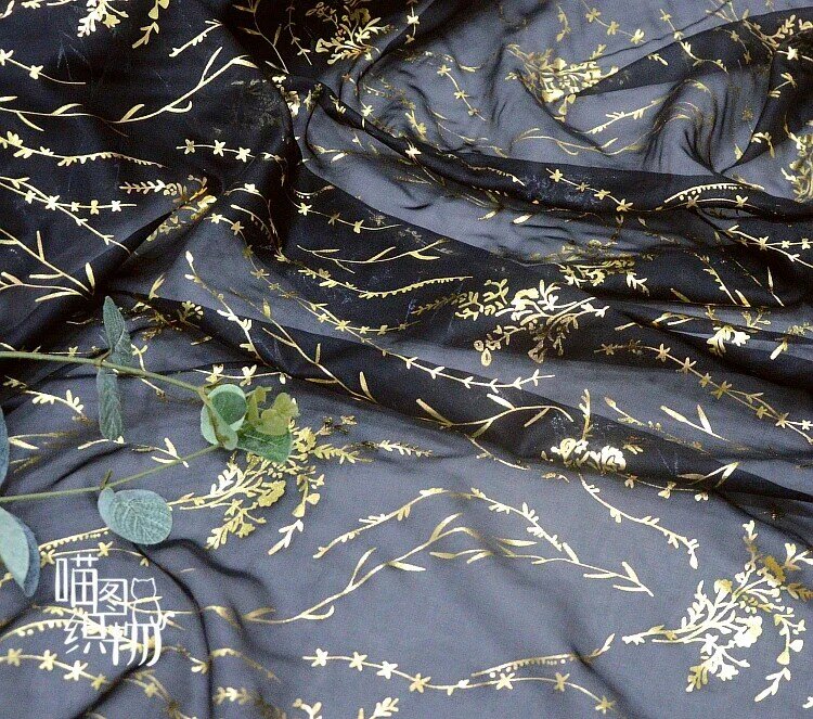 ผ้าชีฟองสีบรอนซ์ตามมิเตอร์สำหรับชุด Hanfu พิมพ์ลายผ้าดอกเหมยนิ่มบางสำหรับฤดูร้อน