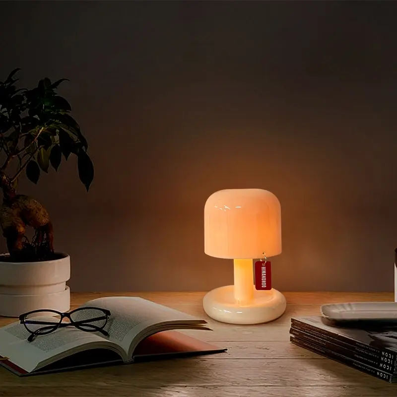 Kreatywna lampka nocna Led w stylu grzybowym Nordic Mini pulpit kawiarnia Bar dekoracja domu salon nowoczesny minimalistyczny lampa stołowa