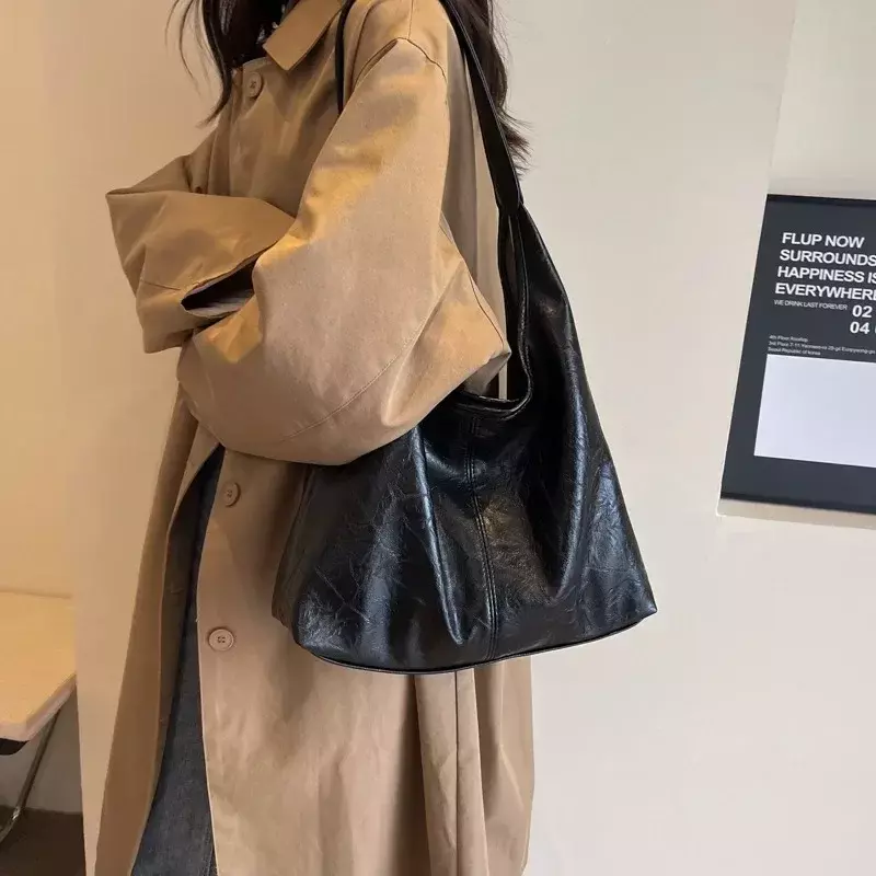 Borsa a tracolla da donna rossa di moda MBTI borsa a tracolla Casual di grande capacità di design Vintage autunno e inverno borsa di moda coreana